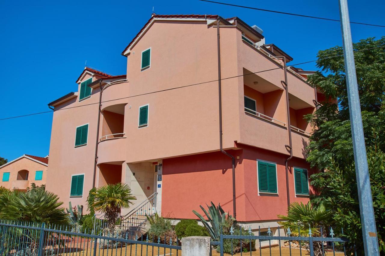 Hotel Pansion Hrga Vodice Esterno foto