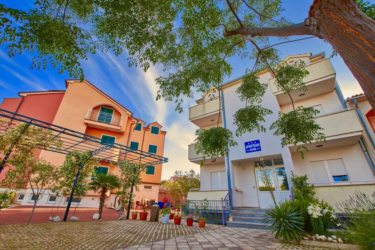 Hotel Pansion Hrga Vodice Esterno foto