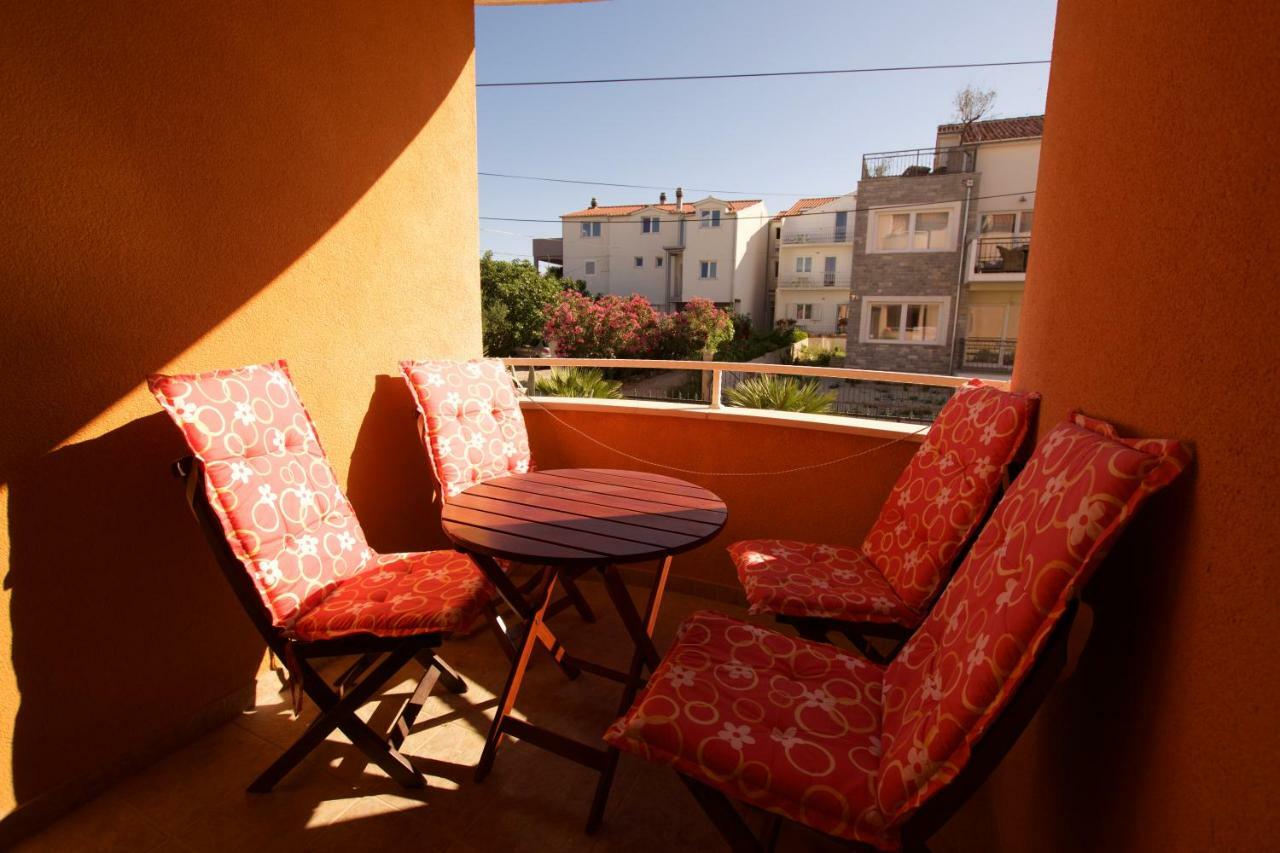 Hotel Pansion Hrga Vodice Esterno foto