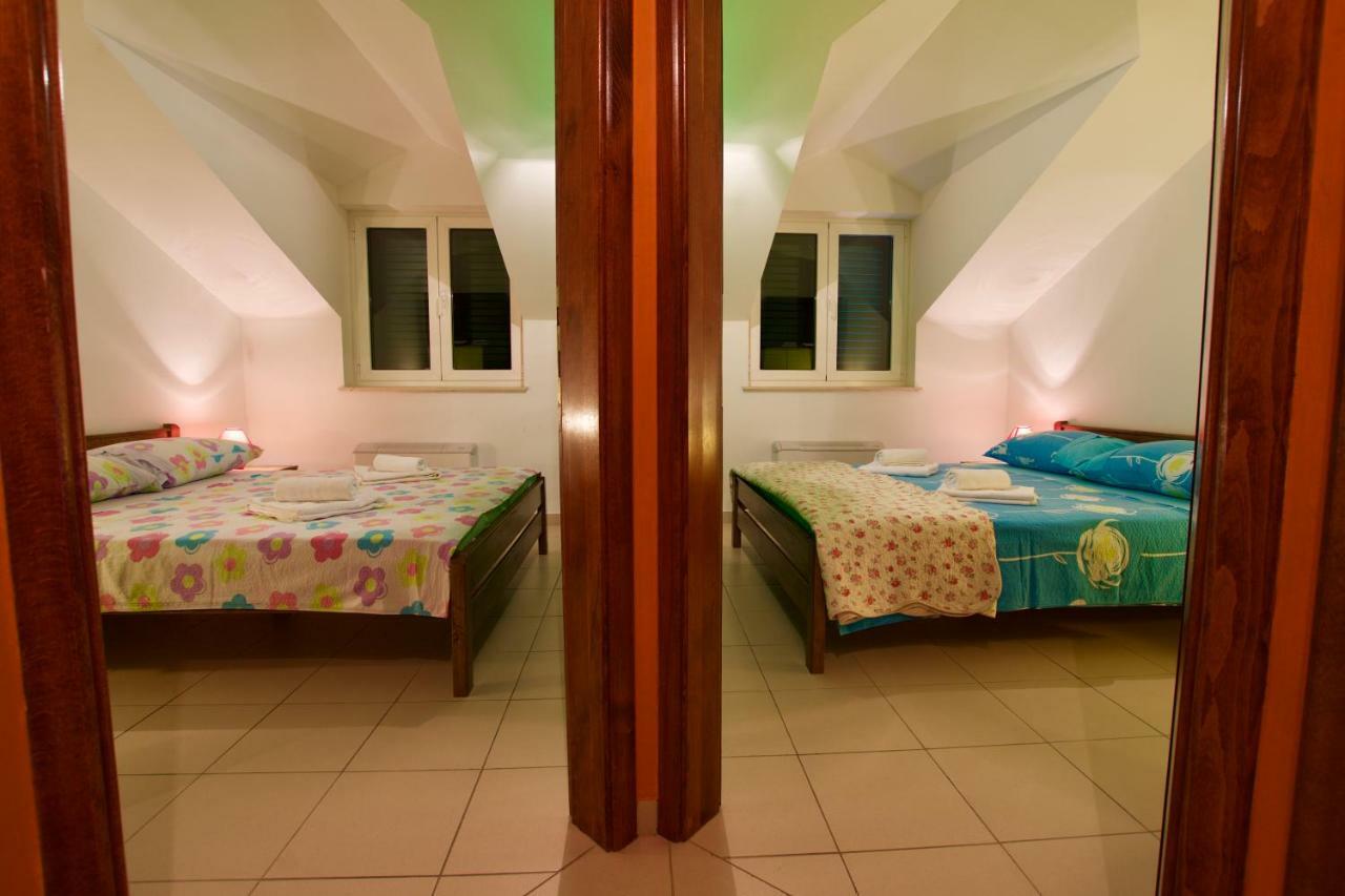 Hotel Pansion Hrga Vodice Esterno foto