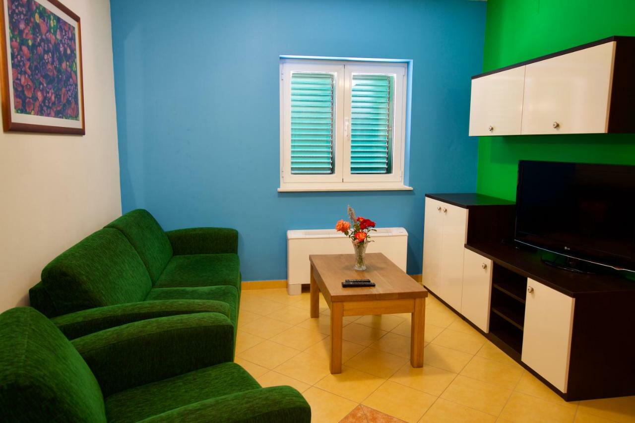 Hotel Pansion Hrga Vodice Esterno foto