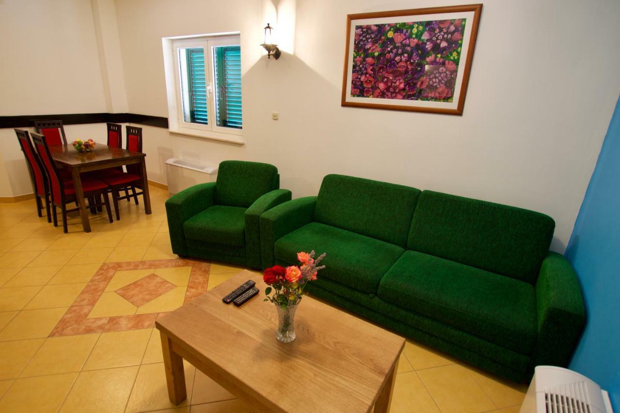 Hotel Pansion Hrga Vodice Esterno foto