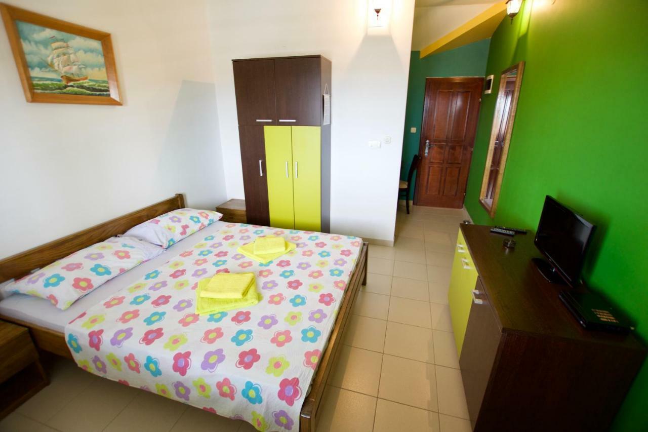 Hotel Pansion Hrga Vodice Esterno foto
