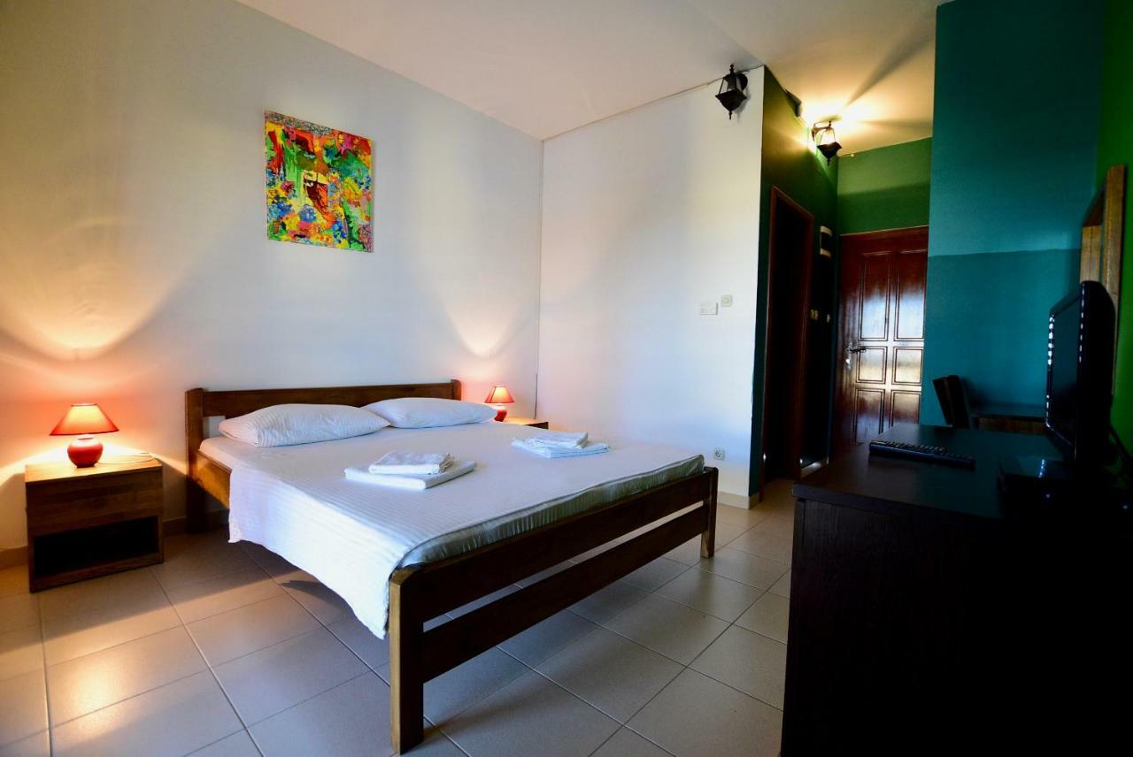 Hotel Pansion Hrga Vodice Esterno foto