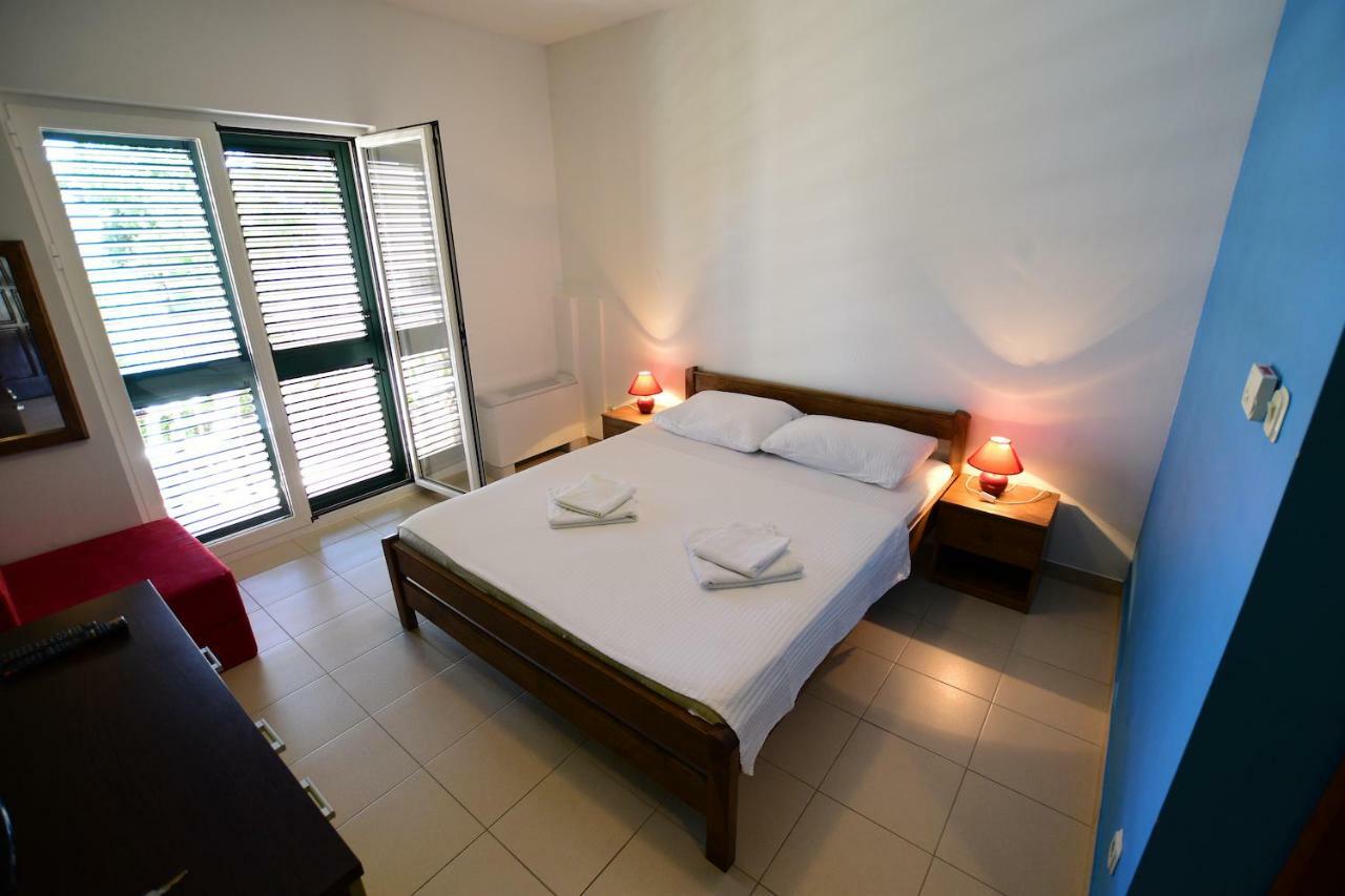Hotel Pansion Hrga Vodice Esterno foto